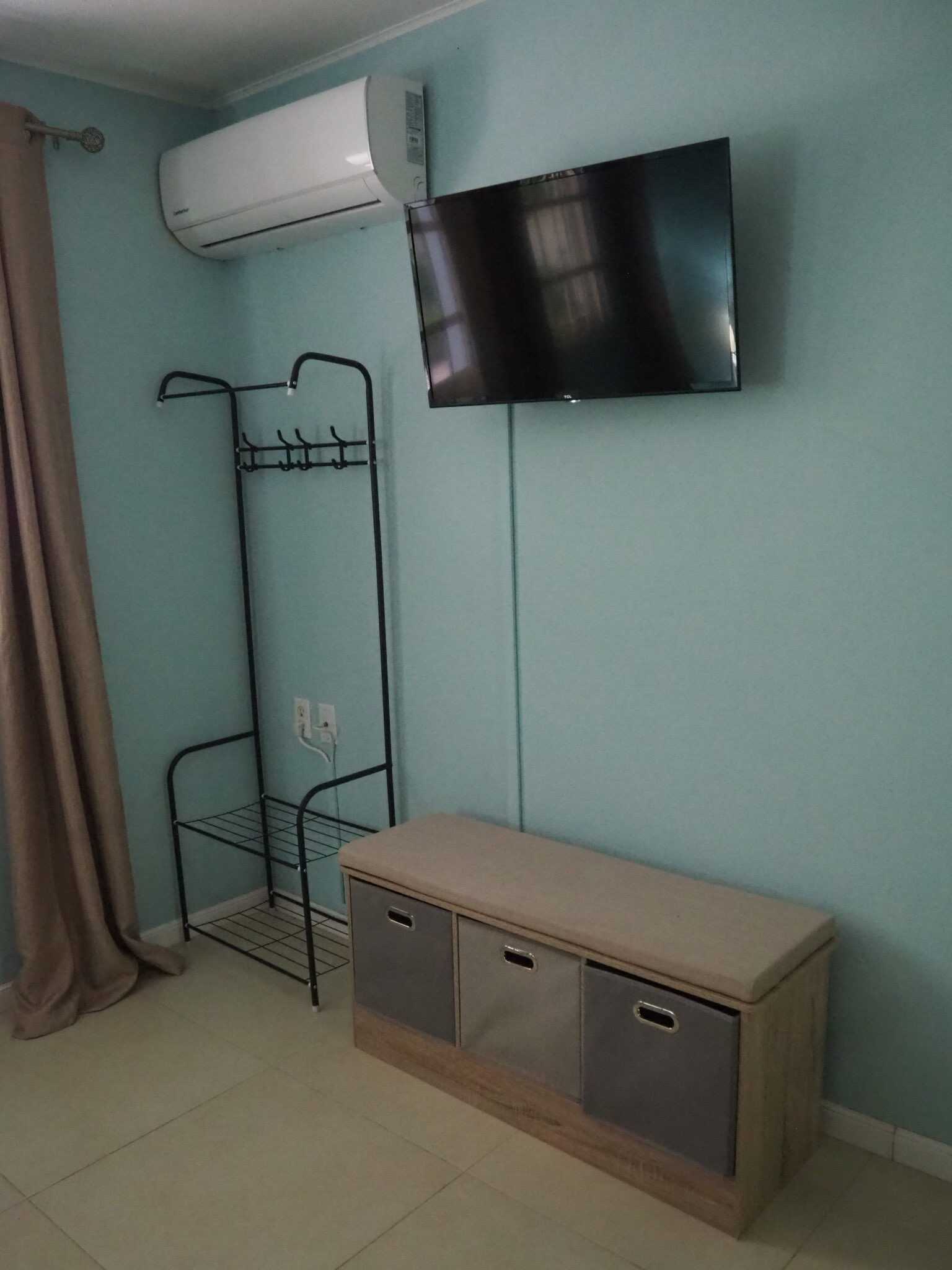 TV in slaapkamer Seru Coral